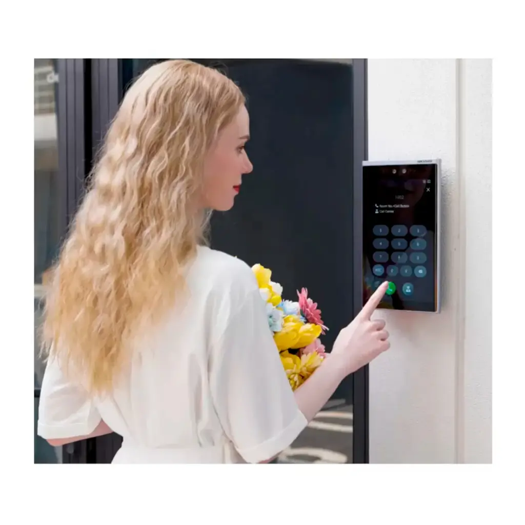 DS-KD9633-WBE6 | Frente de Calle IP 2 Megapixel (1080p) / Multiapartamento / Pantalla 10.1" Touch Screen / Reconocimiento Facial / Android / IP65 / IK07 / Soporta Modulo de Botones y Huella (por Separado)